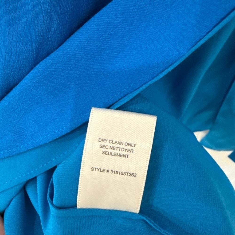REBECCA TAYLOR Blue split back Top sz 6
Rayon poly spandex - Picture 5 of 6